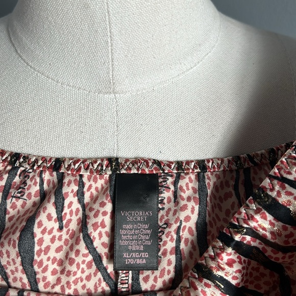 Victoria’s Secret Sleep Set Camo Top and Bottom size XL- like new - Picture 8 of 12